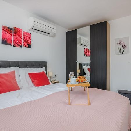 Modern Apartments Elle Malinska Vantacici Bagian luar foto