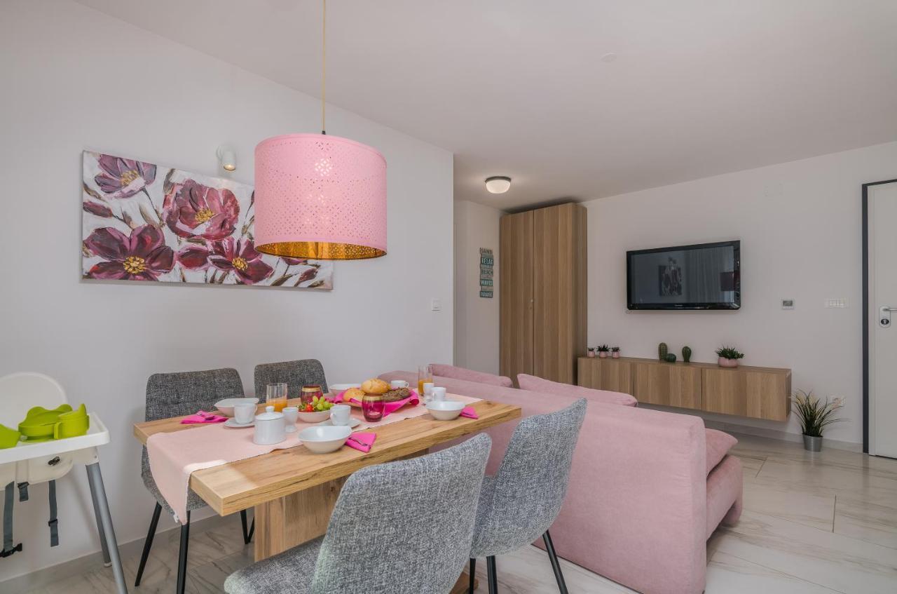 Modern Apartments Elle Malinska Vantacici Bagian luar foto